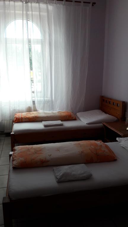 Ubytovani-Plzen-Can Hotell Exteriör bild