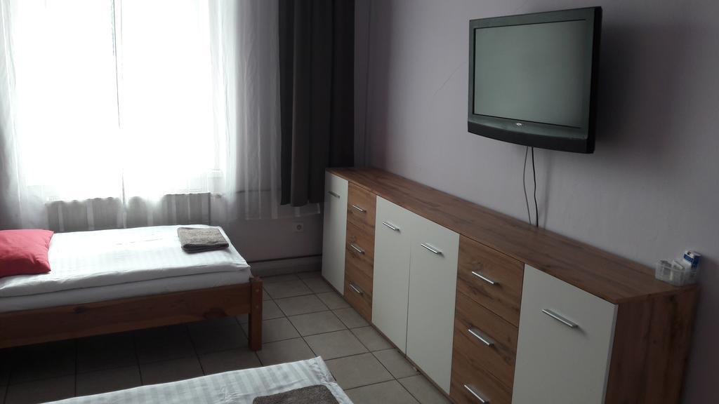 Ubytovani-Plzen-Can Hotell Exteriör bild